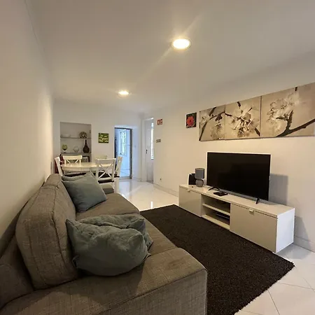 Typical Bica Appartement Lissabon